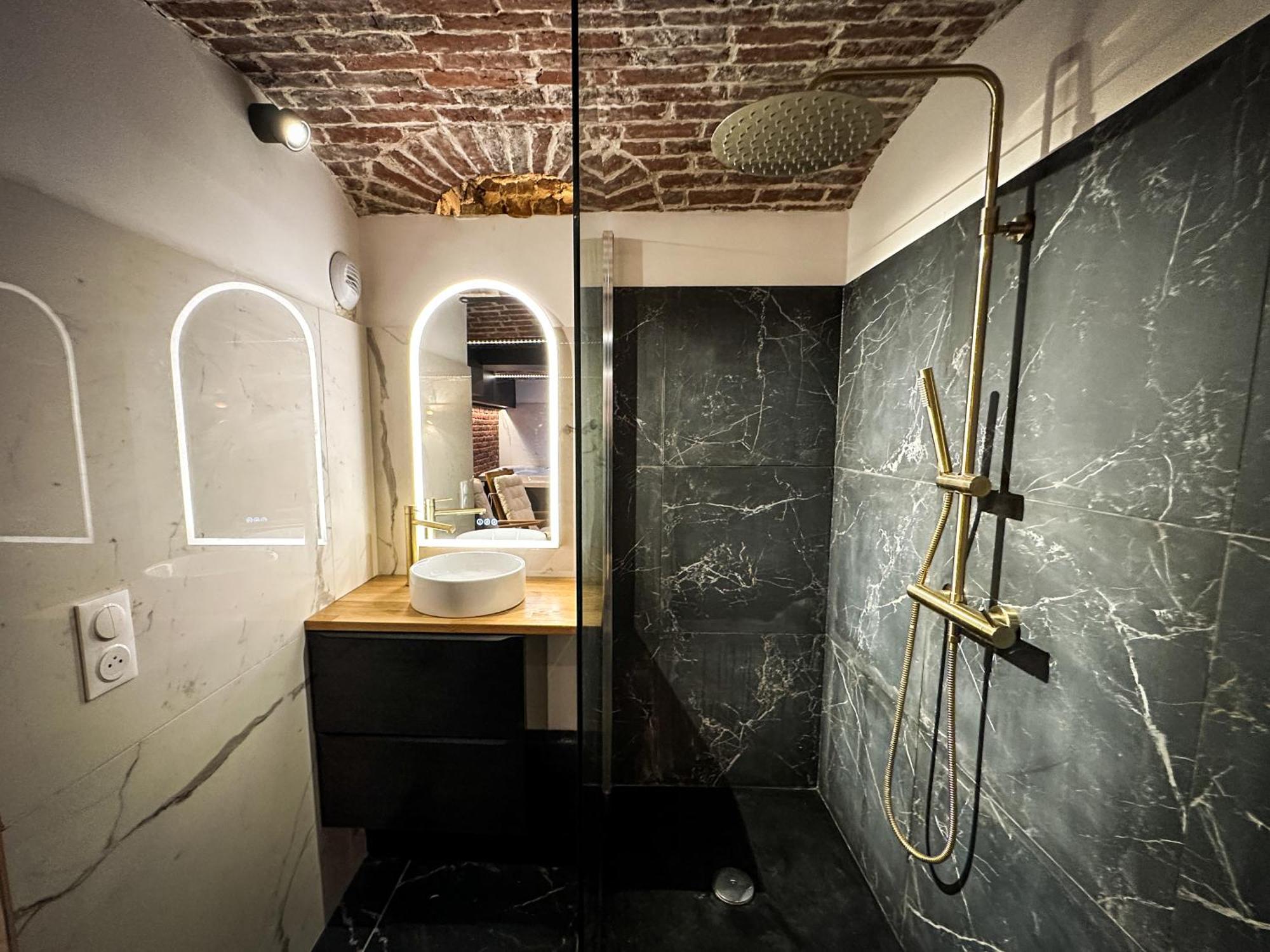 Le Bijou - Appartement, Sauna Et Jacuzzi - Лилль Экстерьер фото