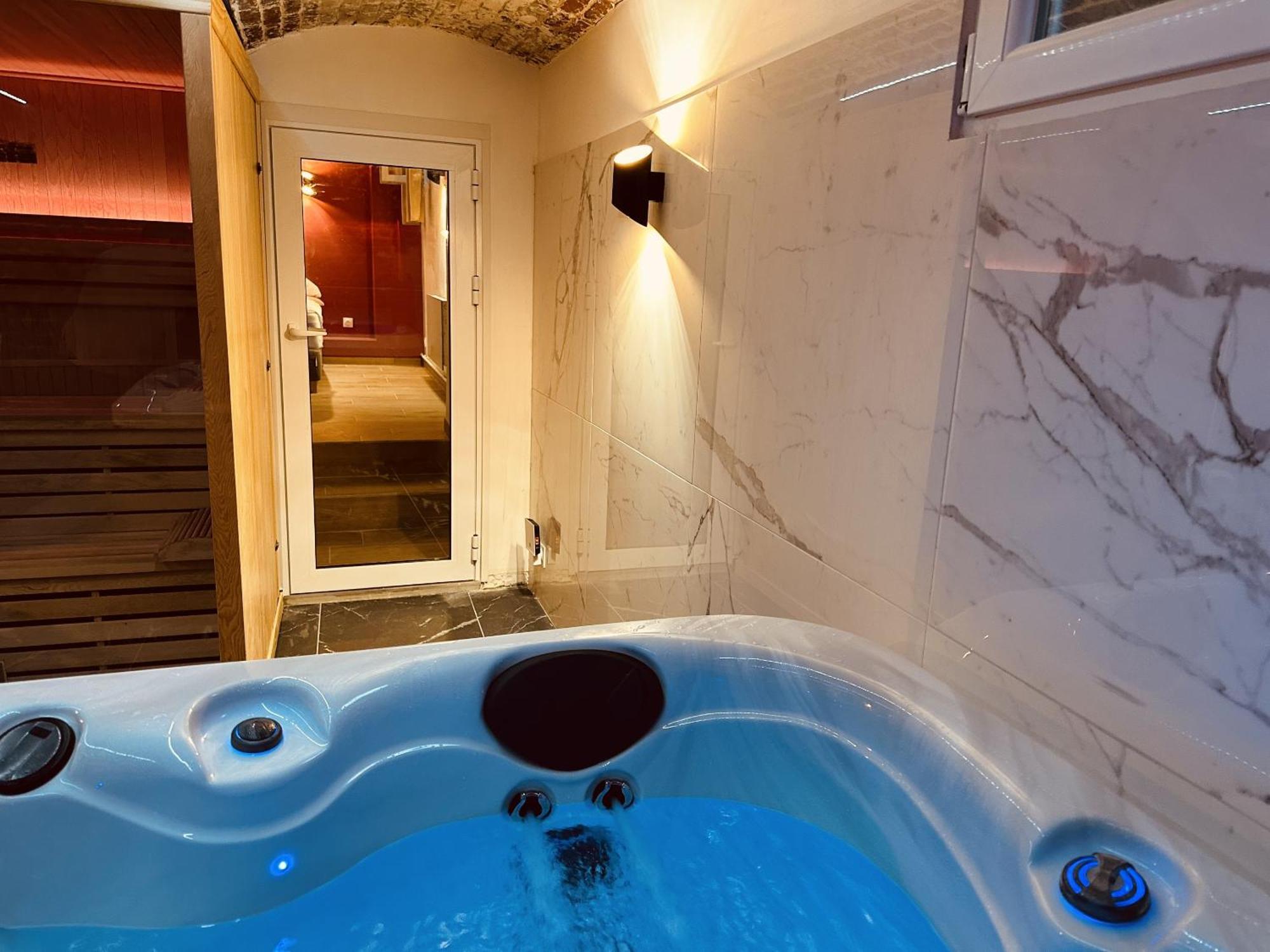 Le Bijou - Appartement, Sauna Et Jacuzzi - Лилль Экстерьер фото